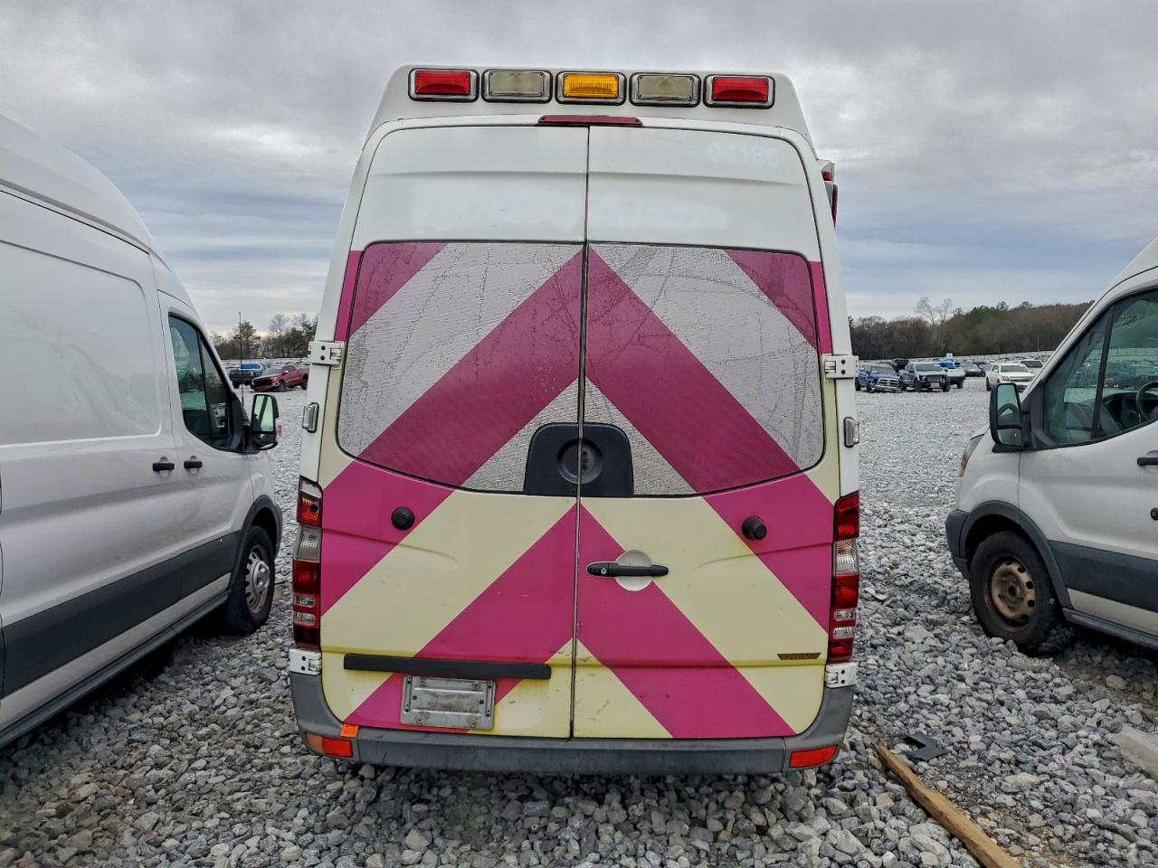 Mercedes-Benz Sprinter 2500 Image 4