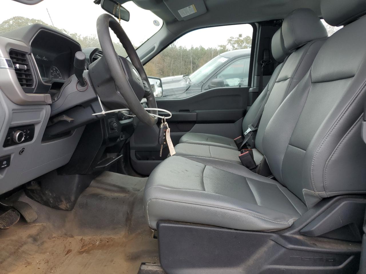 Ford F-150 Super Cab Image 6