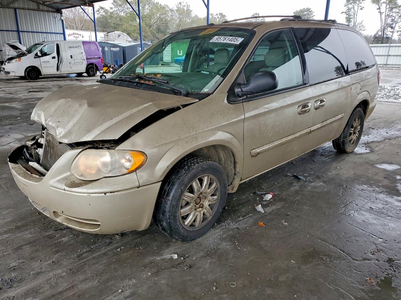 Chrysler Minivan Touring Image 1