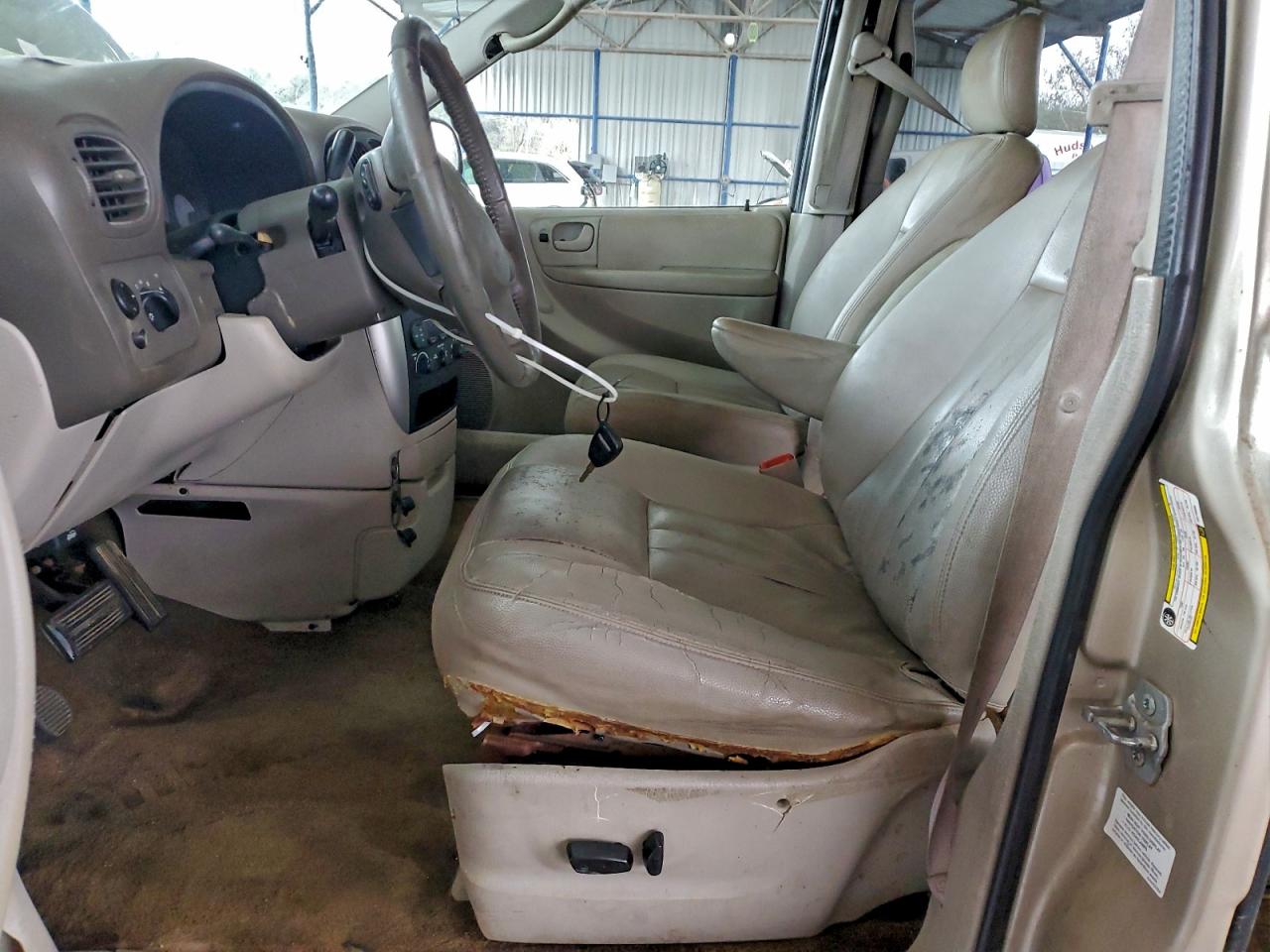 Chrysler Minivan Touring Image 12