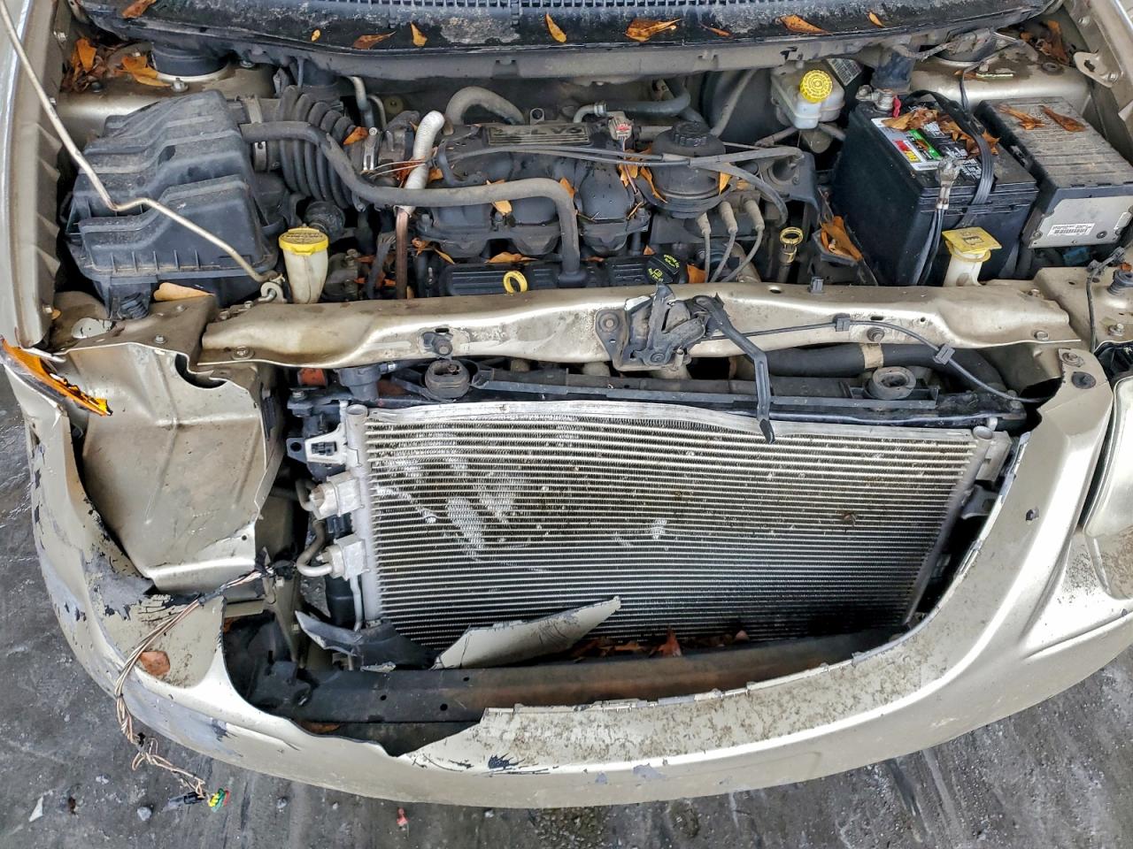 Chrysler Minivan Touring Image 7