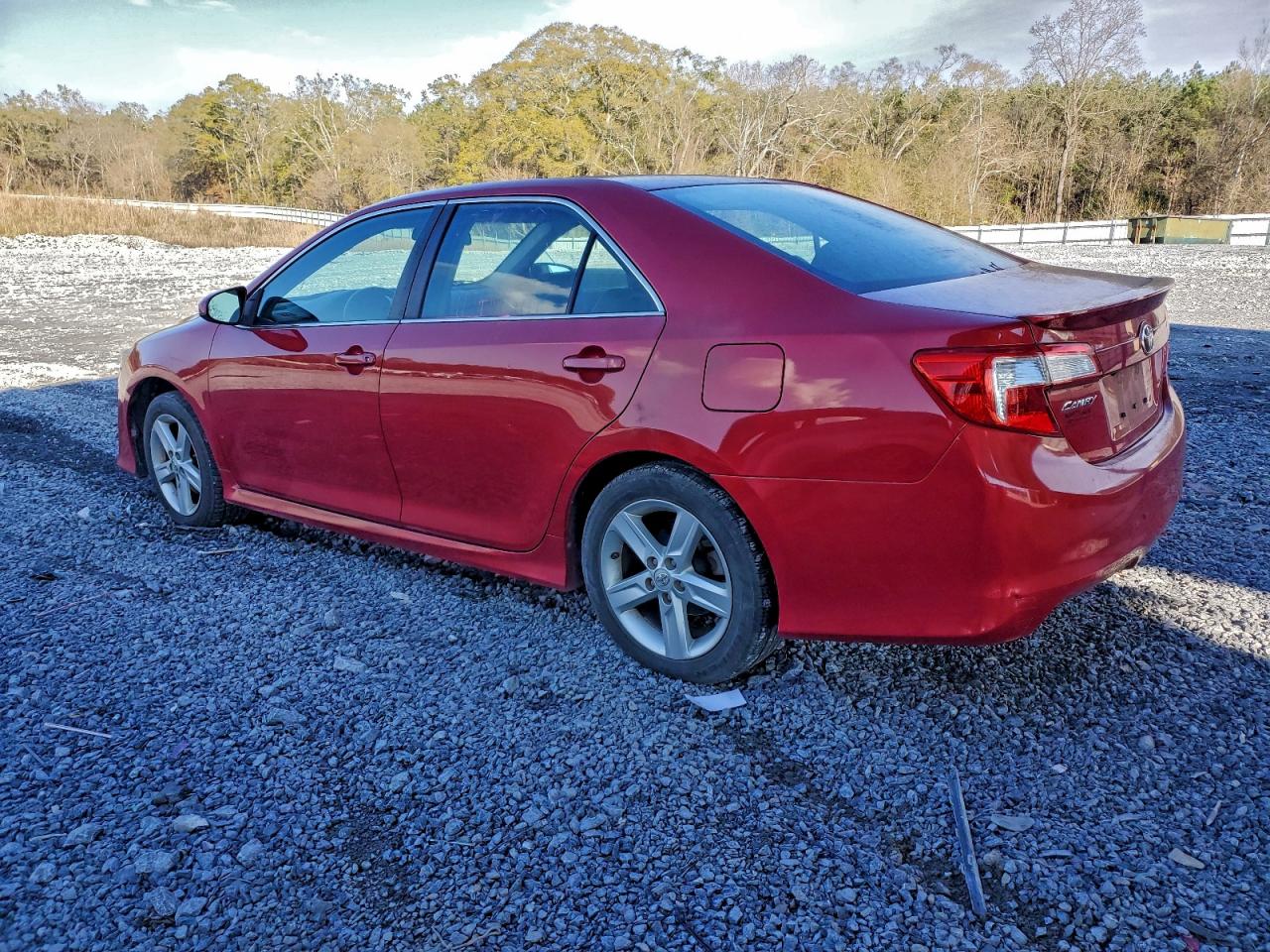 Toyota Camry L Image 10