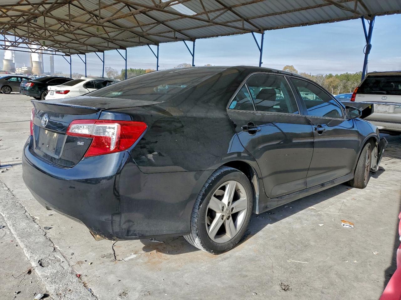 Toyota Camry L Image 4