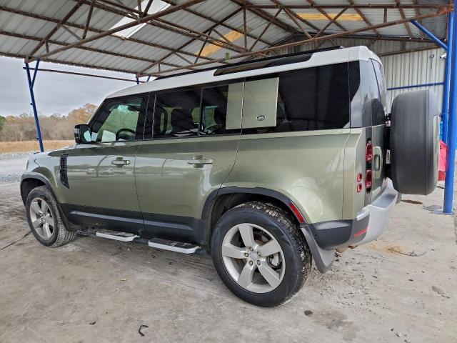 Land Rover Defender 110 S Image 4