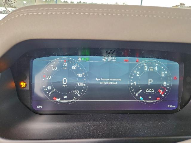 Land Rover Defender 110 S Image 7