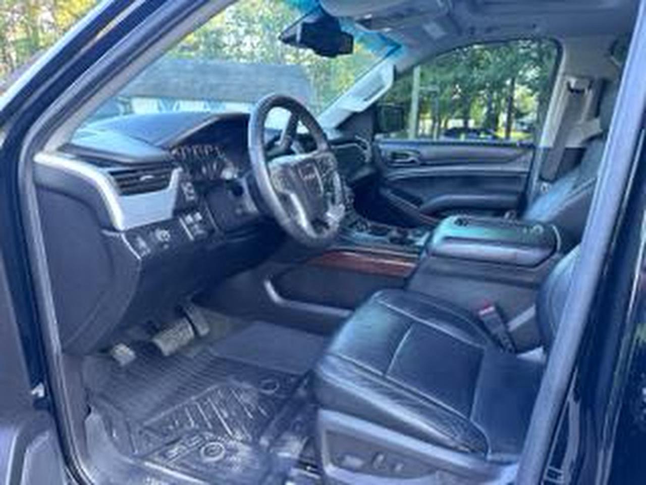 GMC Yukon C1500 Slt Image 8