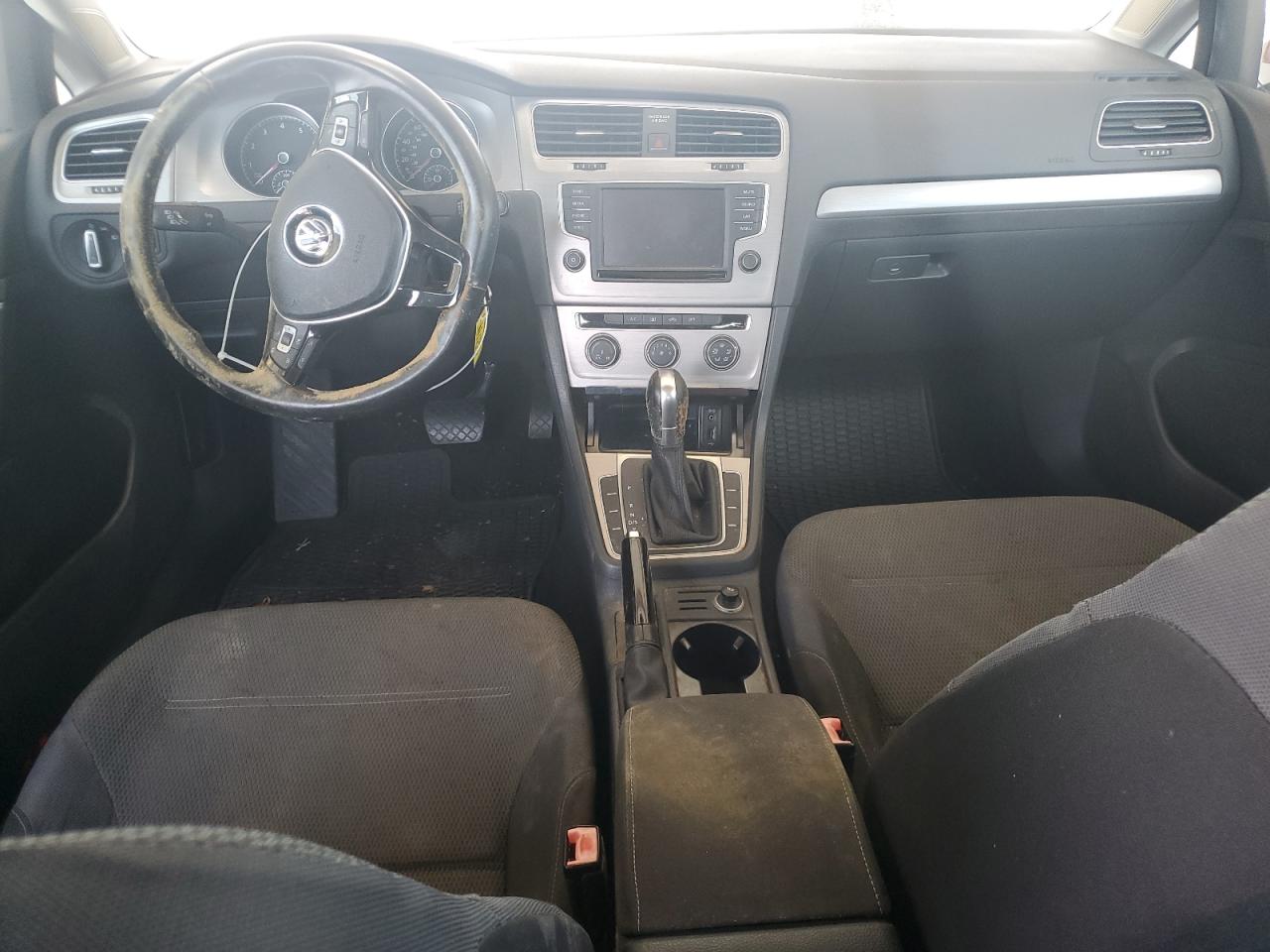 Volkswagen Golf S/se Image 3