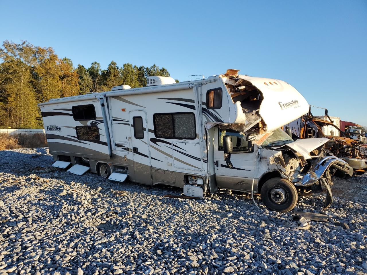 Ford Econoline E450 Super Duty Cutaway Van Image 1