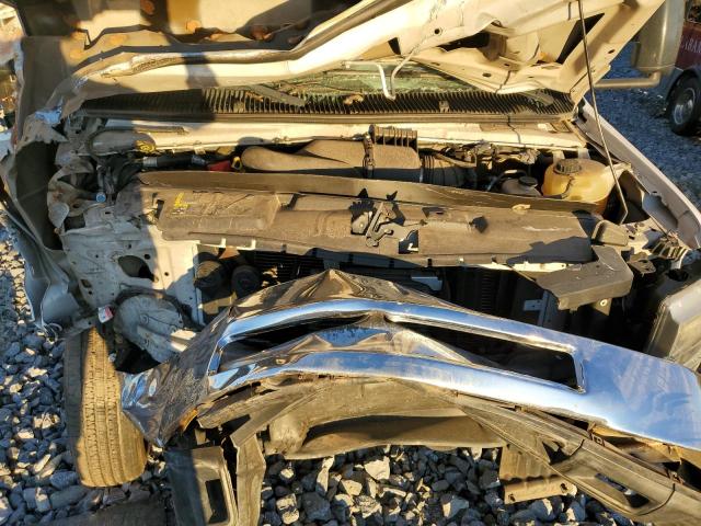 Ford Econoline E450 Super Duty Cutaway Van Image 4