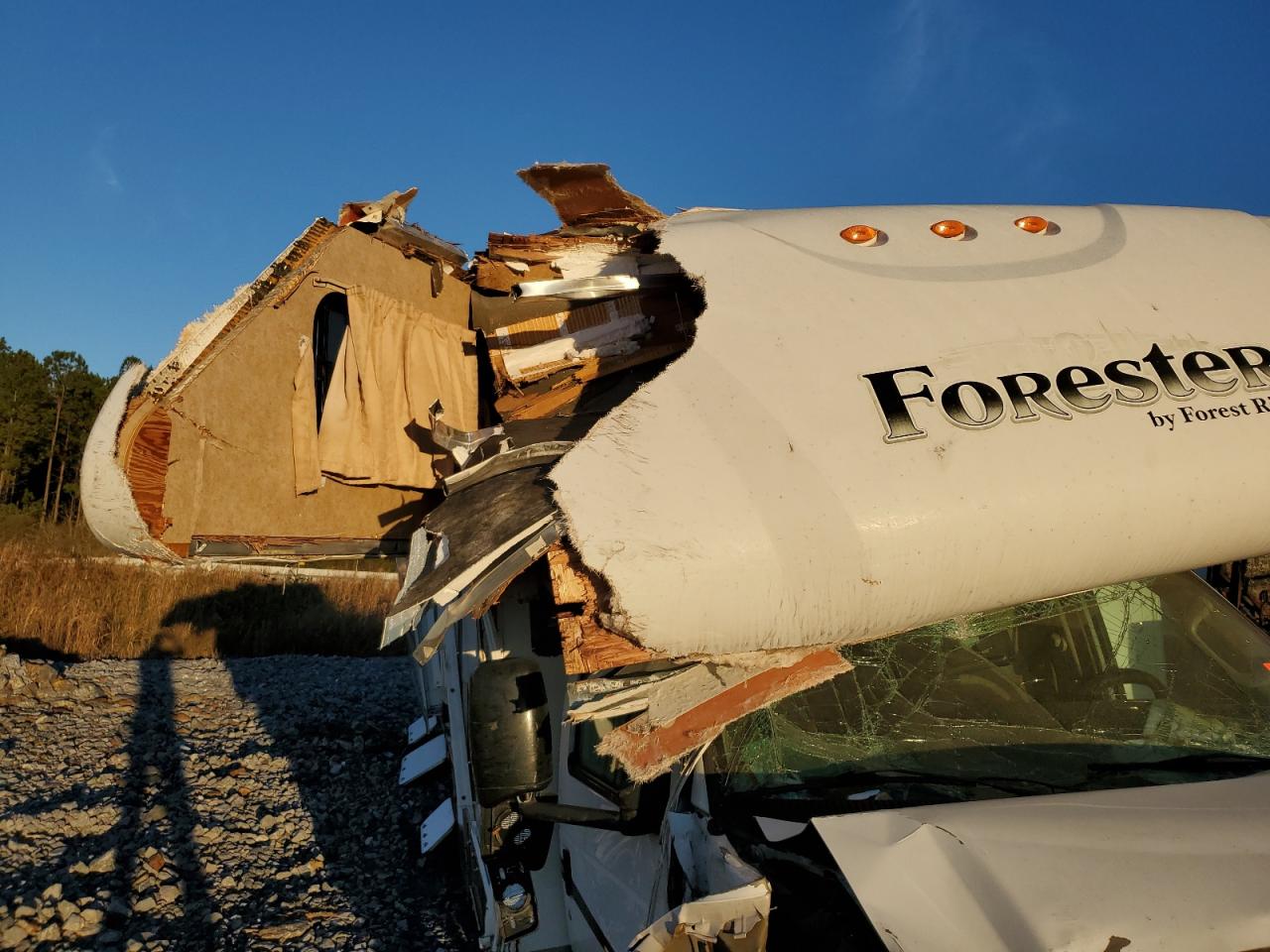 Ford Econoline E450 Super Duty Cutaway Van Image 7