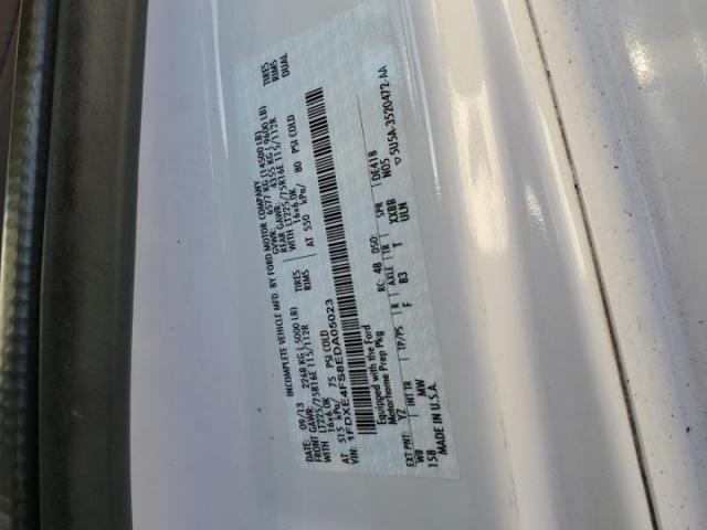 Ford Econoline E450 Super Duty Cutaway Van Image 2