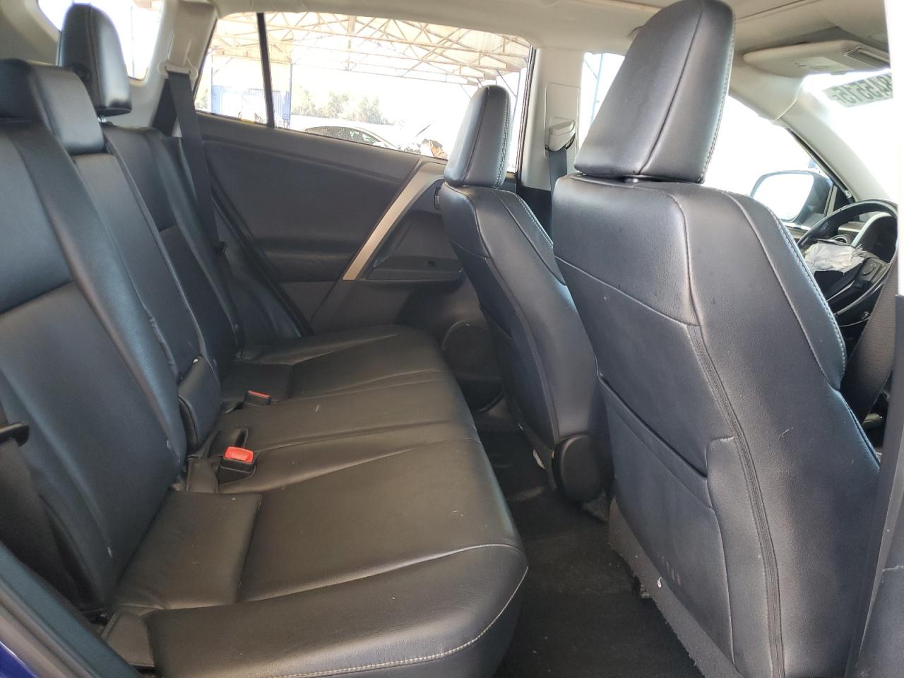 Toyota RAV4 Limited Image 12