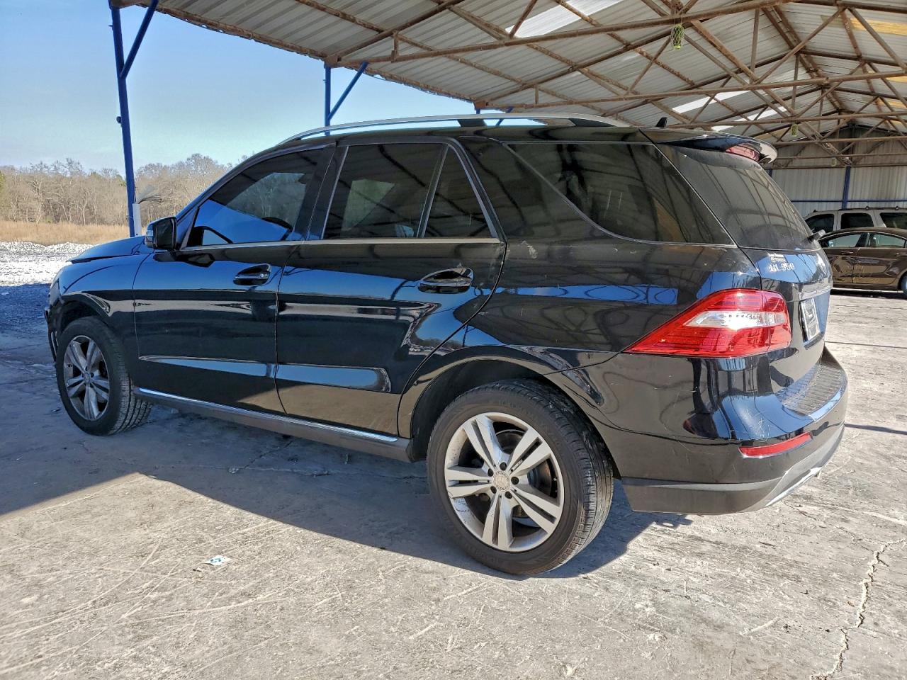 Mercedes-Benz M-Class 350 Image 3