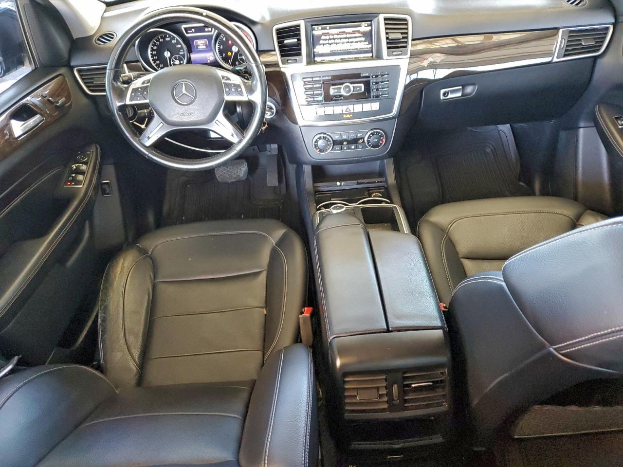 Mercedes-Benz M-Class 350 Image 2