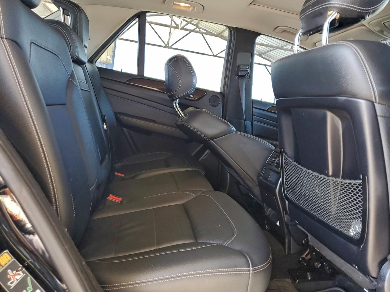 Mercedes-Benz M-Class 350 Image 12