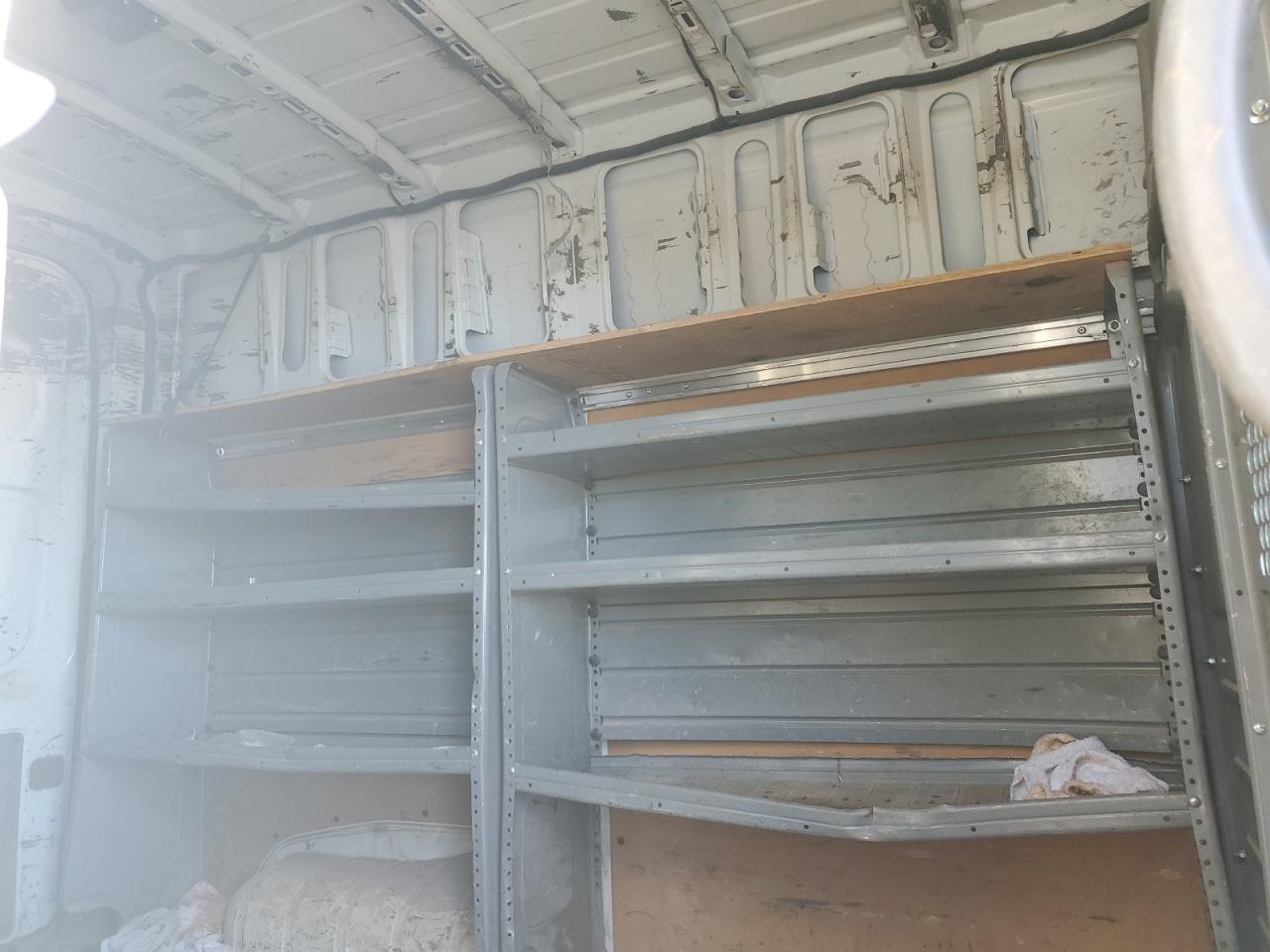 Nissan Nv 2500 Image 9