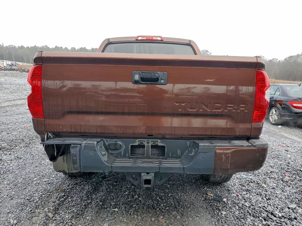 Toyota Tundra Crewmax 1794 Image 11