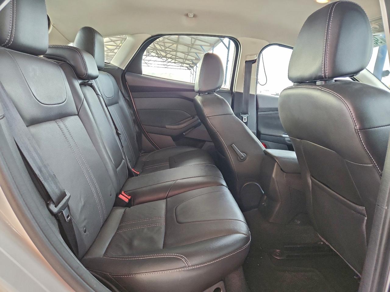 Ford Focus Titanium Image 12