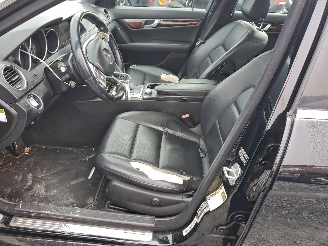 Mercedes-Benz C-Class 250 Image 8