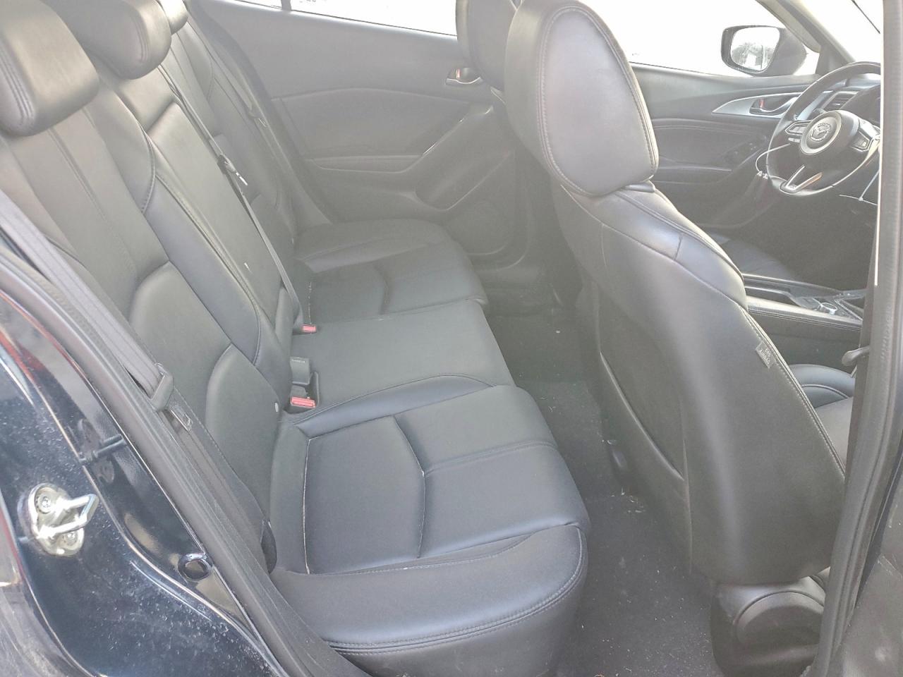 Mazda 3 Touring Image 4