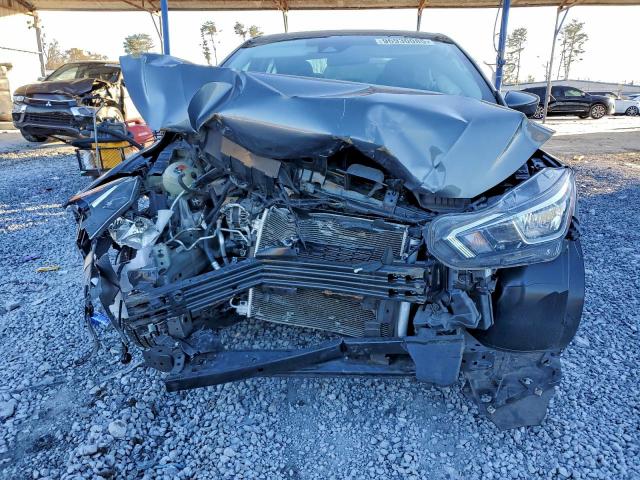 Nissan Versa Sv Image 3