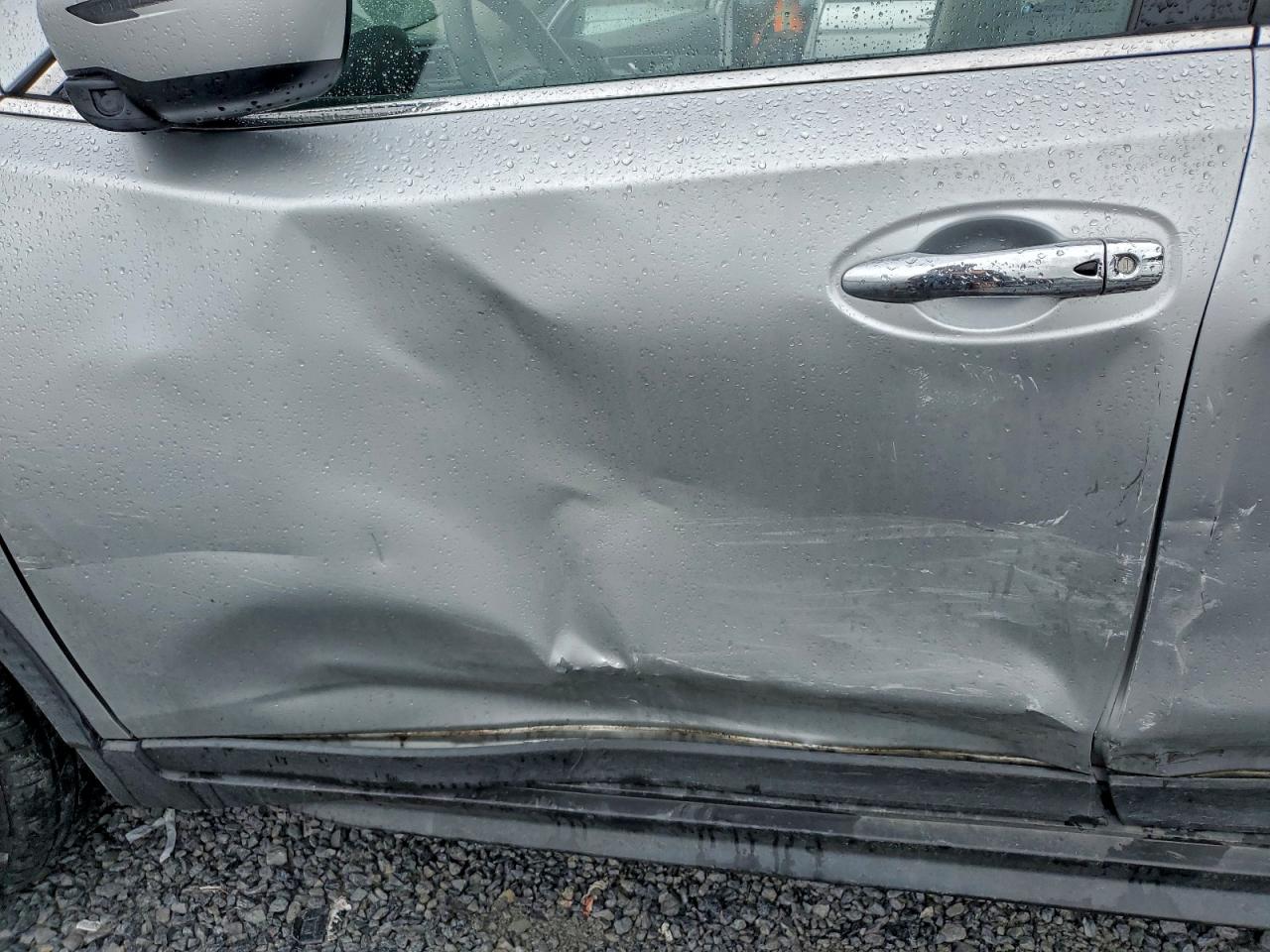 Nissan Rogue S Image 6