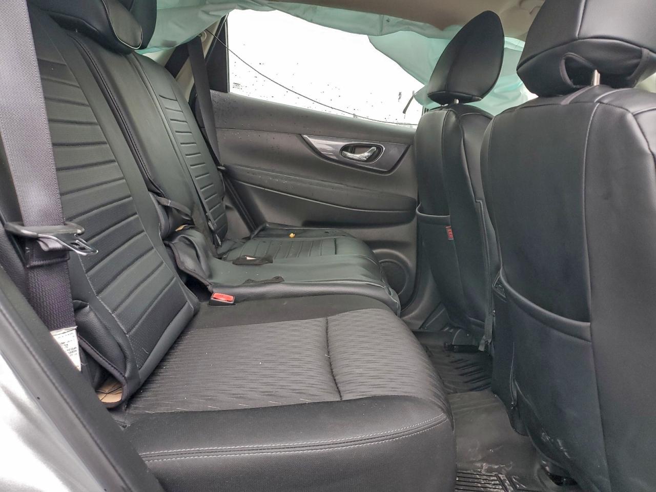 Nissan Rogue S Image 8