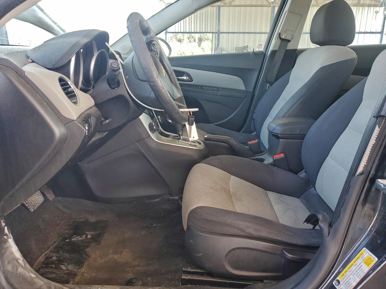 Chevrolet Cruze Ls Image 3