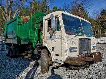  Salvage Peterbilt Tractor 320