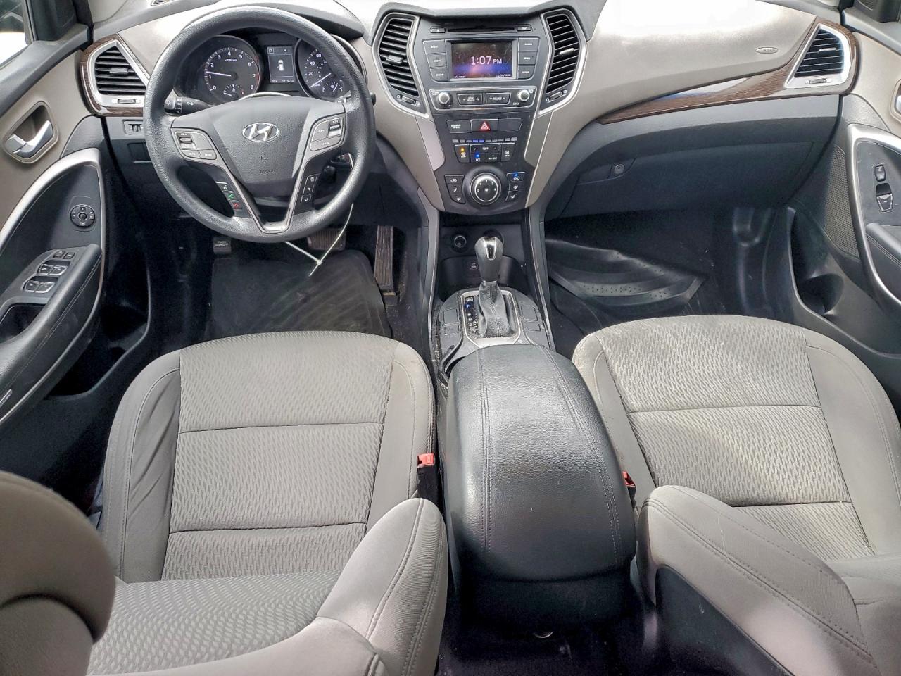 Hyundai SANTA FE Image 2