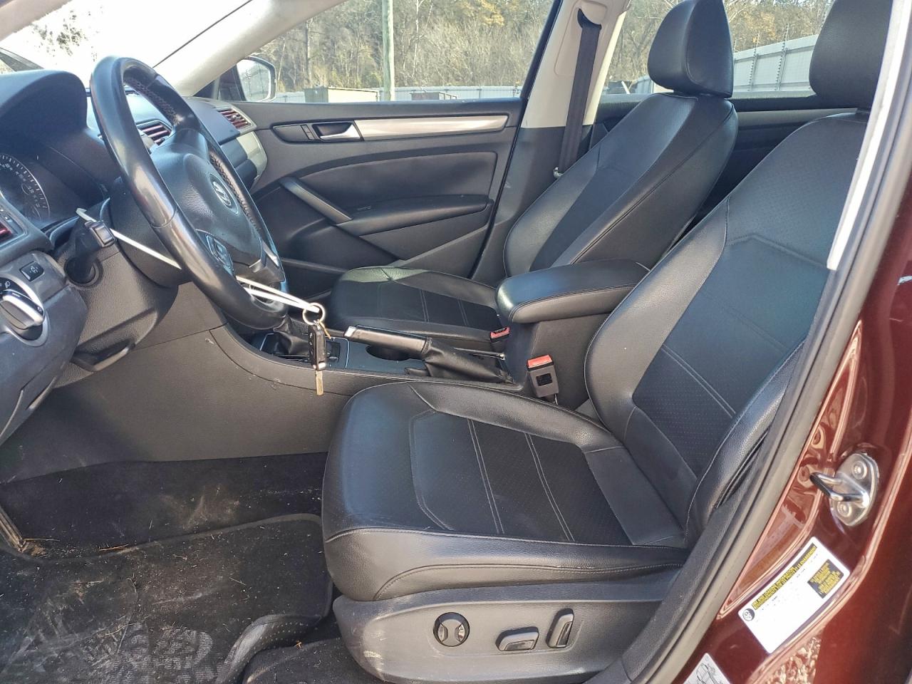 Volkswagen Passat S Image 9