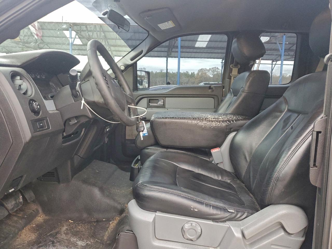 Ford F-150 Super Cab Image 9