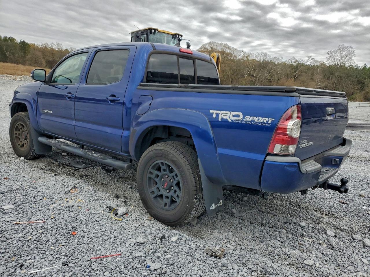 Toyota Tacoma Double Cab Image 2