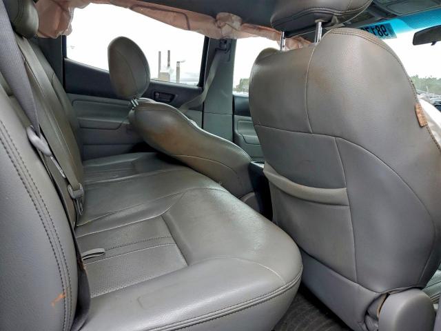 Toyota Tacoma Double Cab Image 12