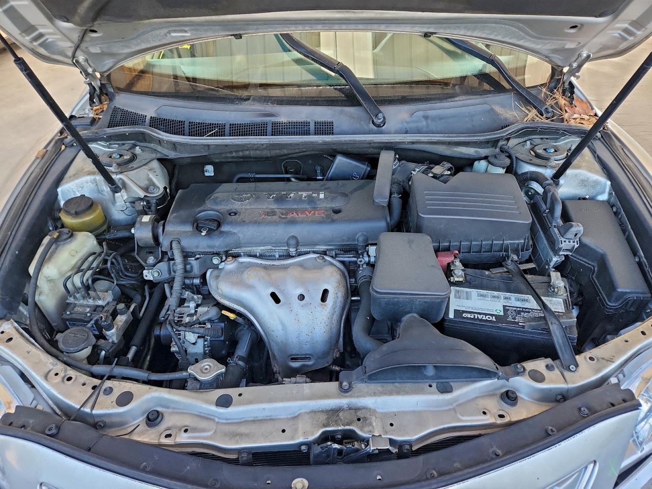 Toyota Camry Ce Image 8