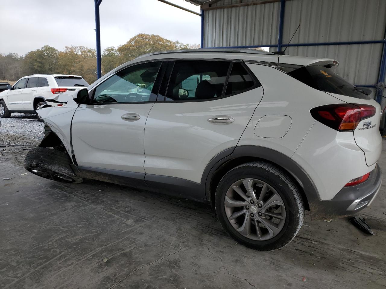 Buick Encore Essence Image 2