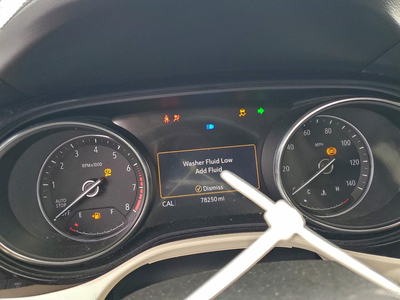 Buick Encore Essence Image 4