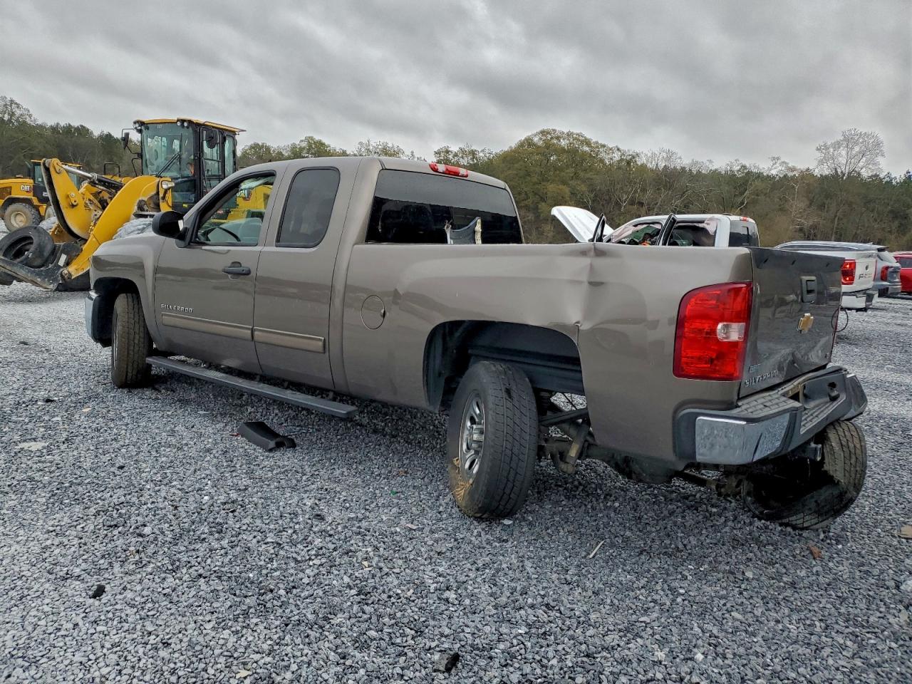 Chevrolet Silverado C1500 Ls Image 2