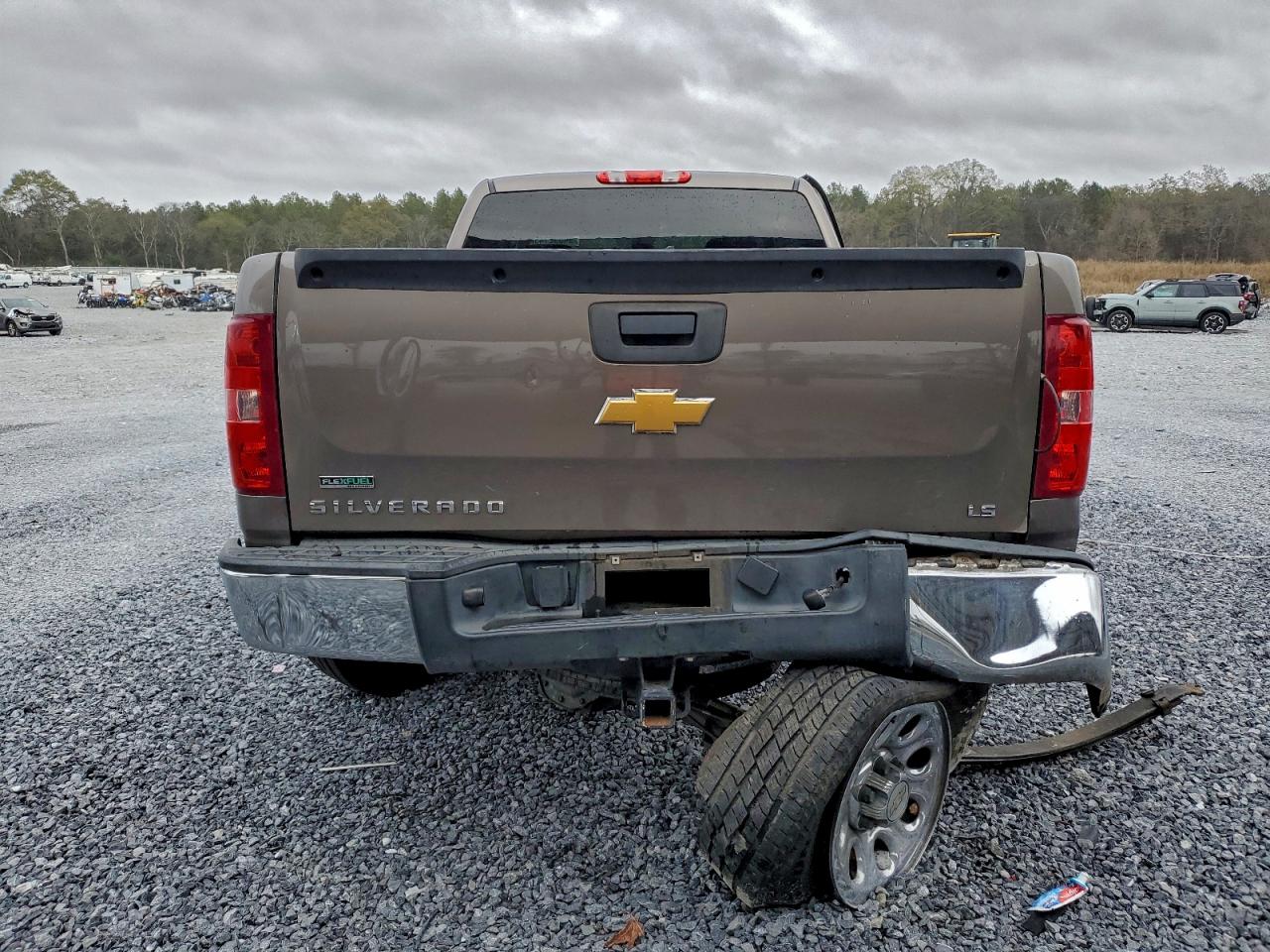 Chevrolet Silverado C1500 Ls Image 4