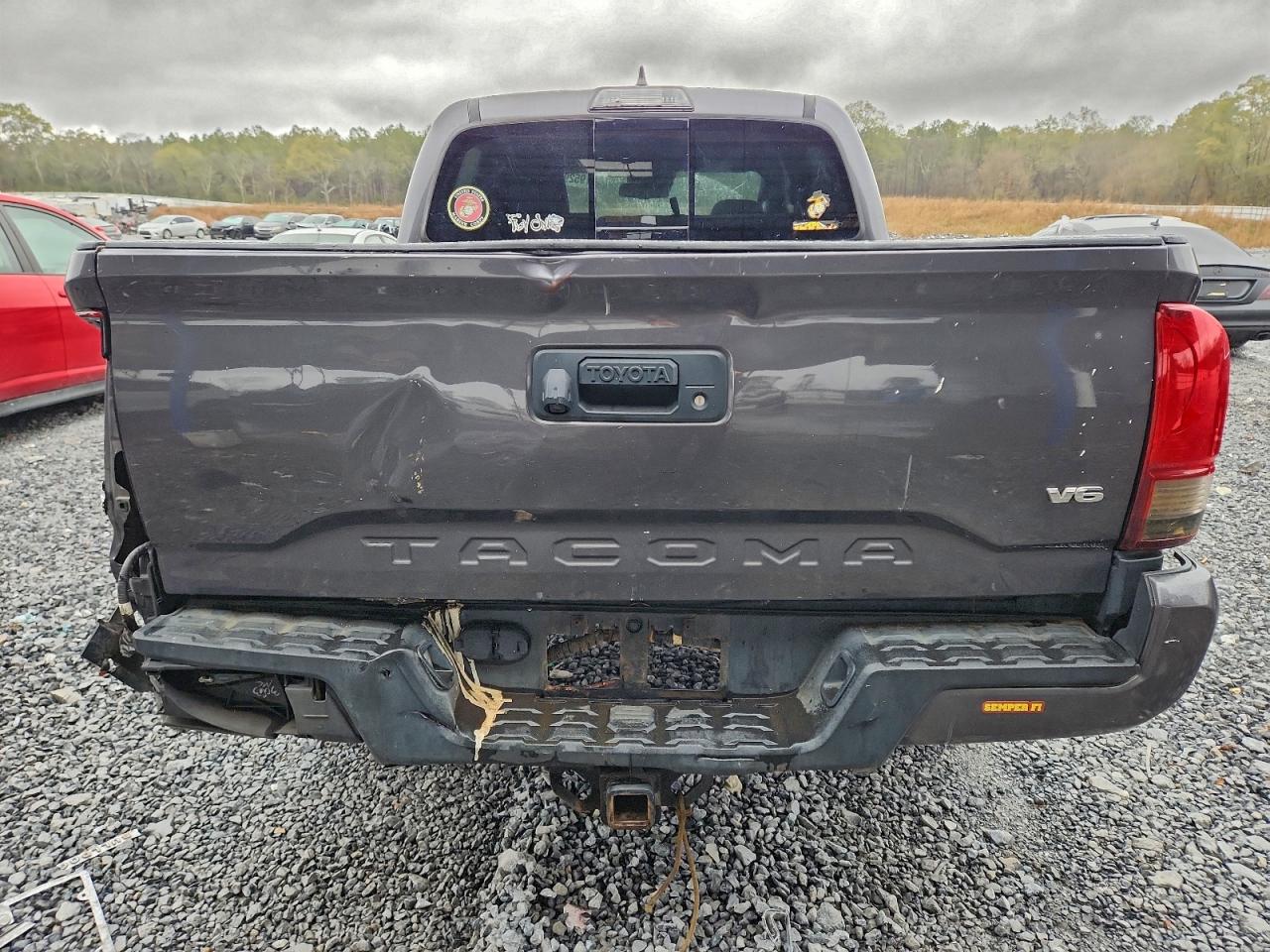 Toyota Tacoma Double Cab Image 5