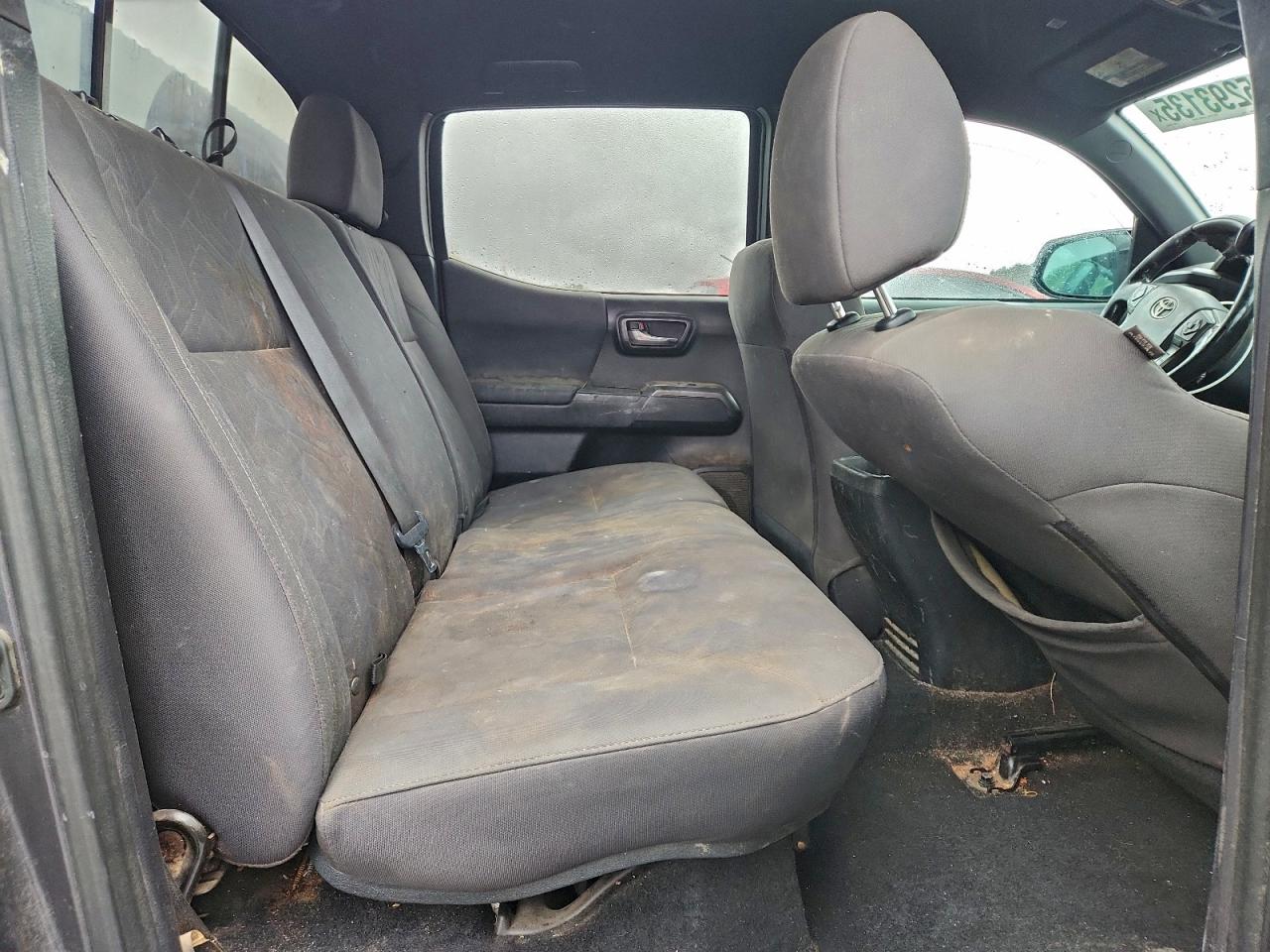 Toyota Tacoma Double Cab Image 7