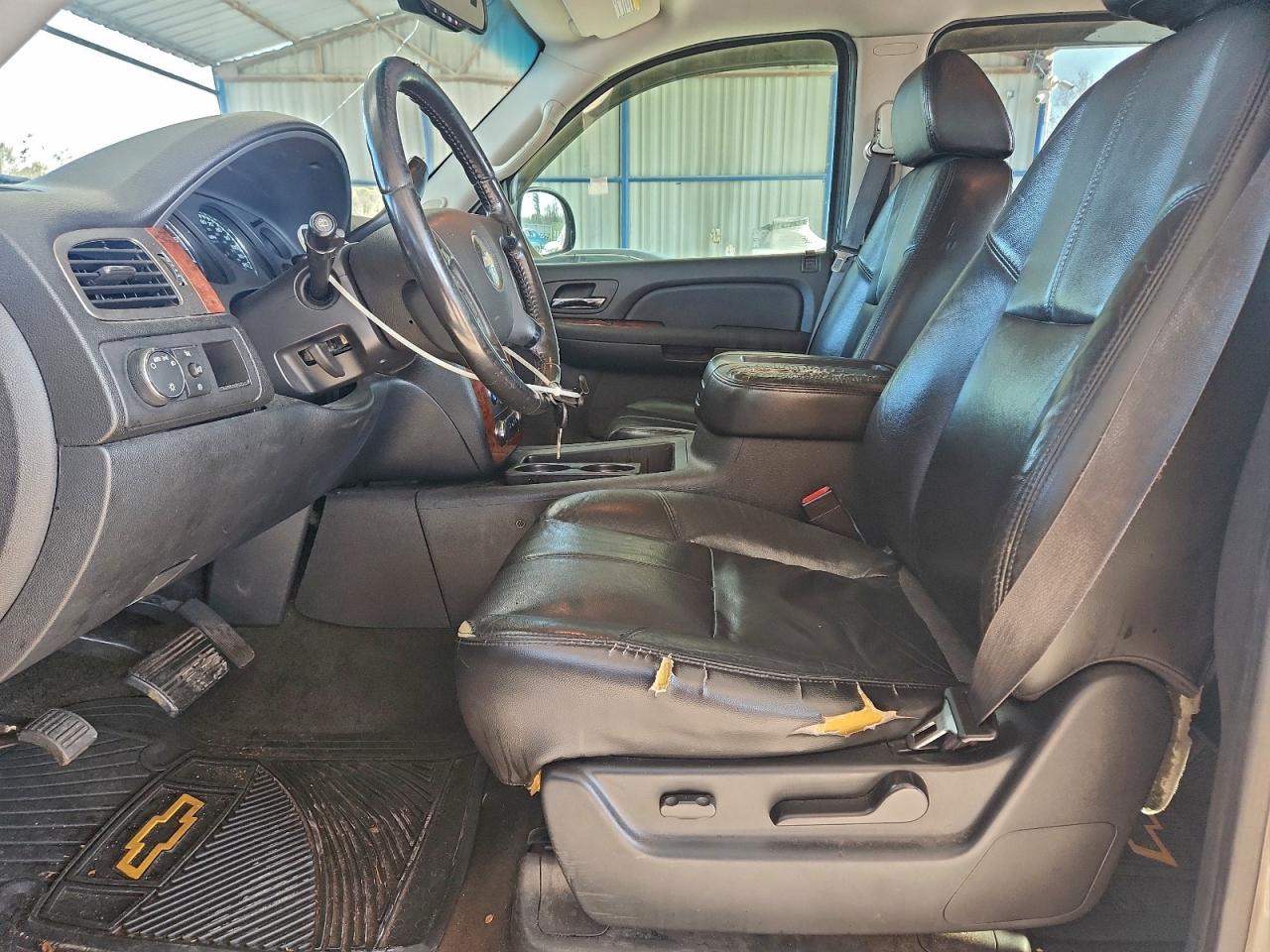 Chevrolet Tahoe C1500 Image 11