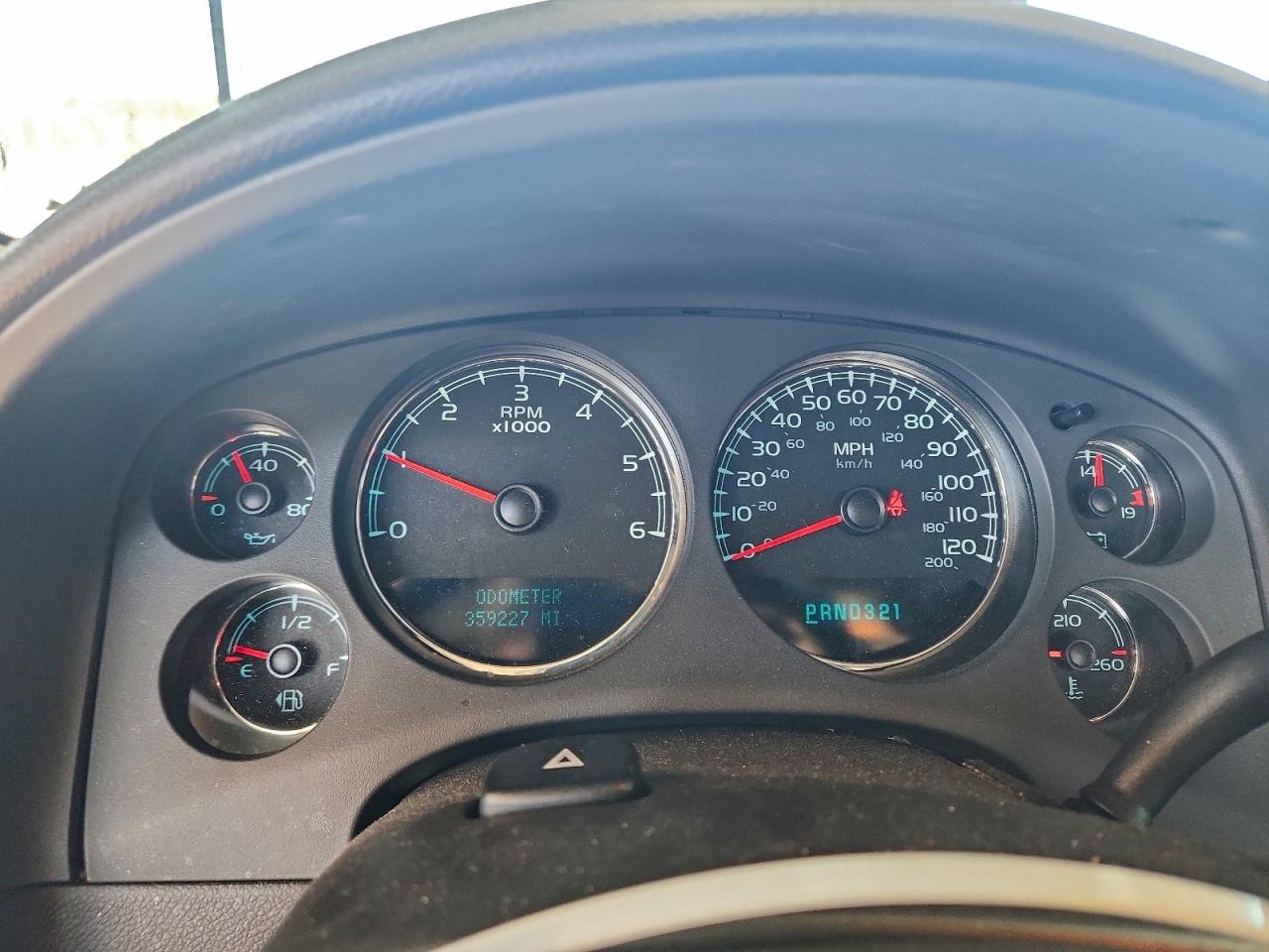 Chevrolet Tahoe C1500 Image 12