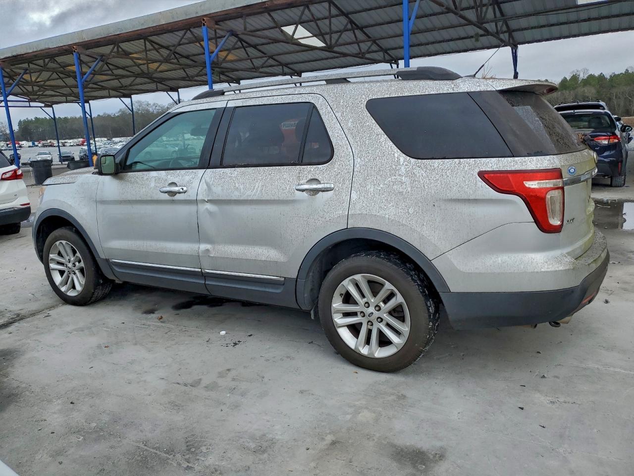 Ford Explorer Xlt Image 2