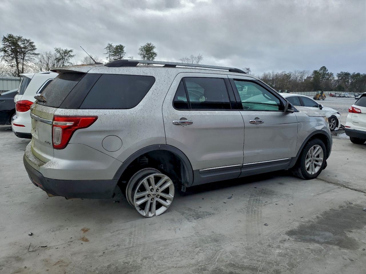 Ford Explorer Xlt Image 4