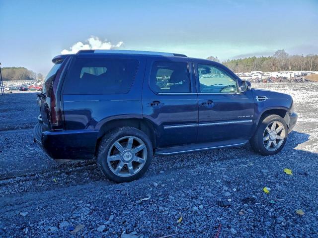 Cadillac Escalade Luxury Image 2