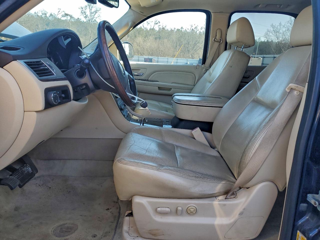 Cadillac Escalade Luxury Image 6