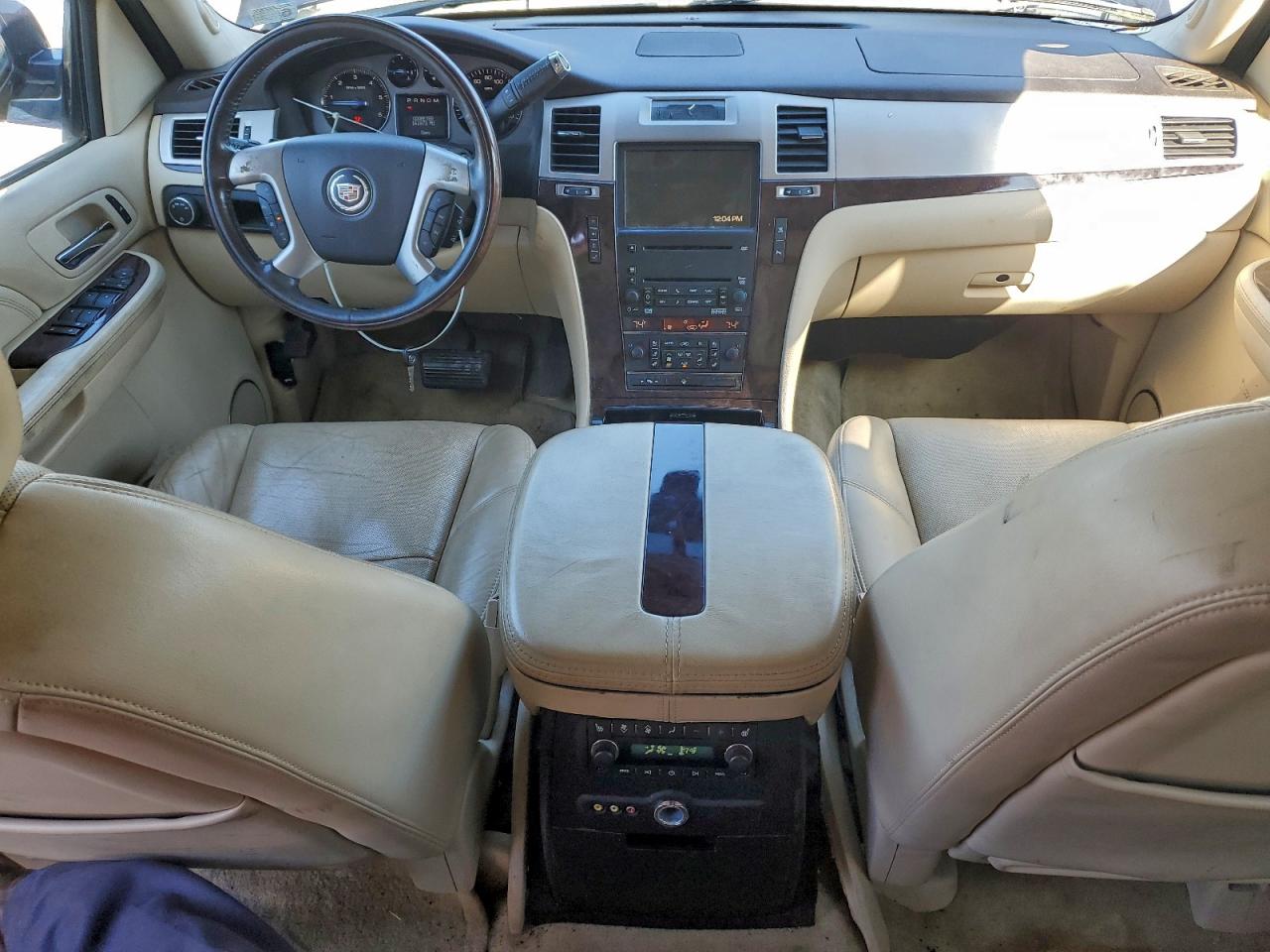 Cadillac Escalade Luxury Image 3