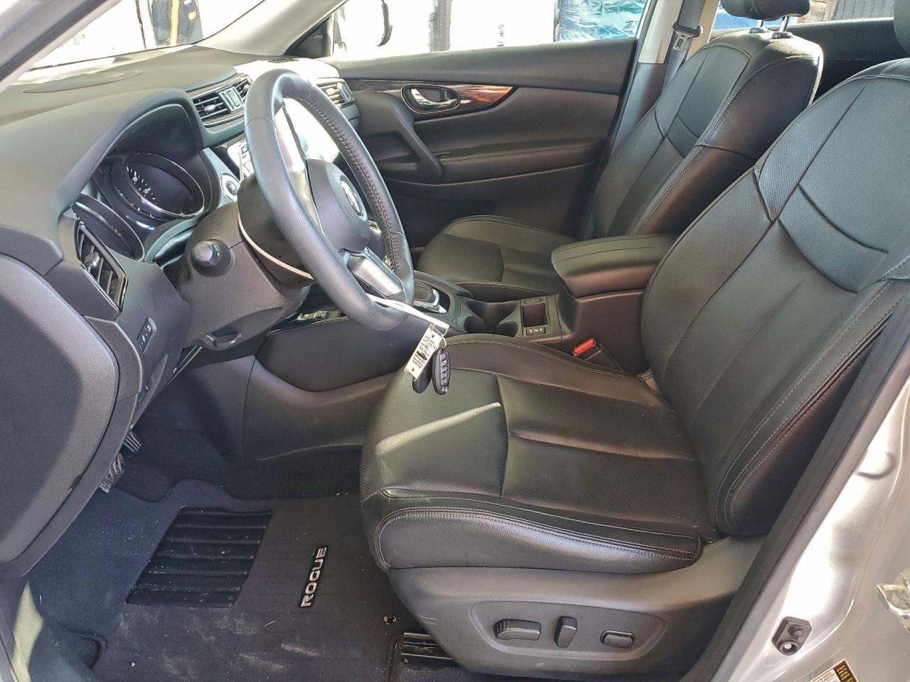 Nissan Rogue S Image 10