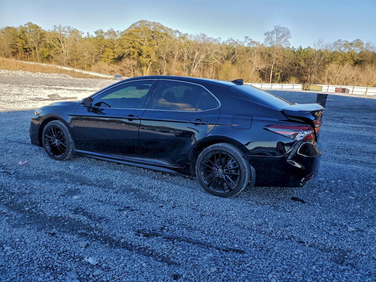 Toyota Camry Xse Image 9